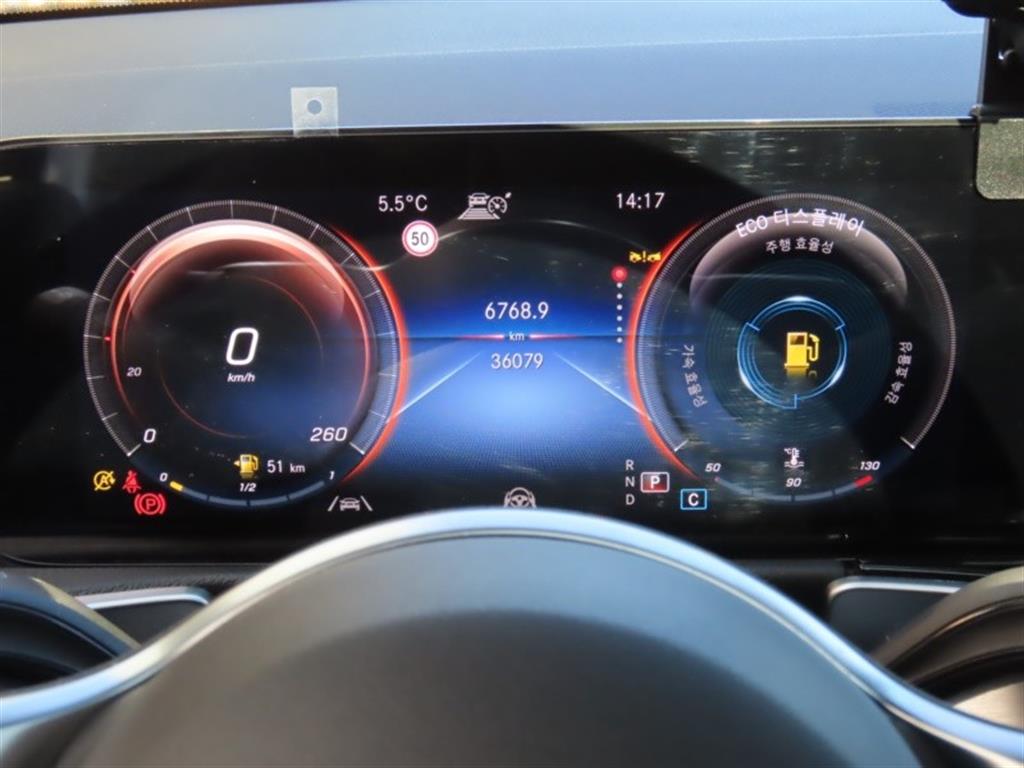 Mercedes Benz GLB Class - Vista 9