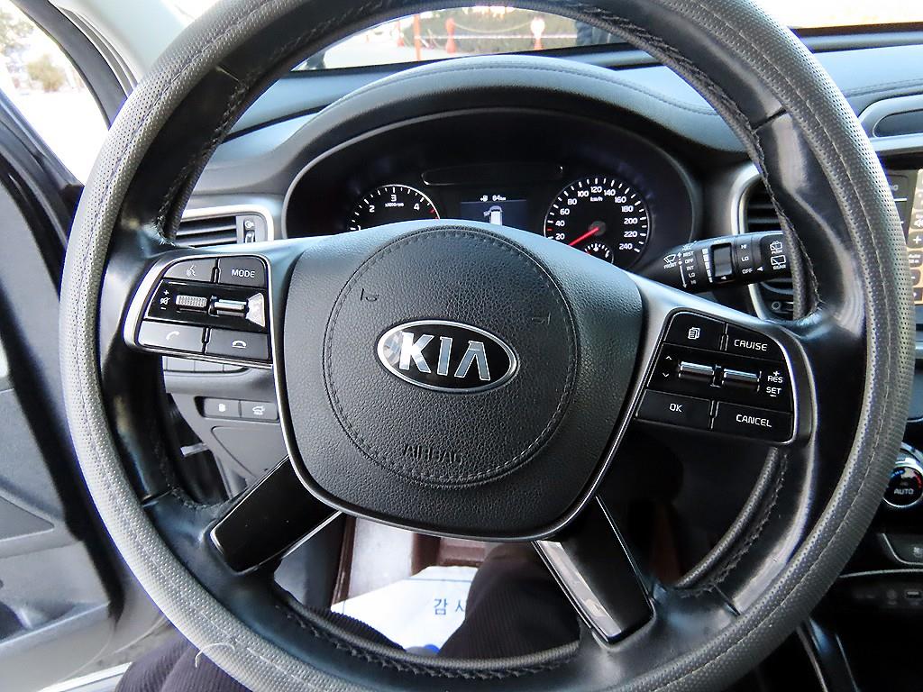 KIA Sorento - Vista 8