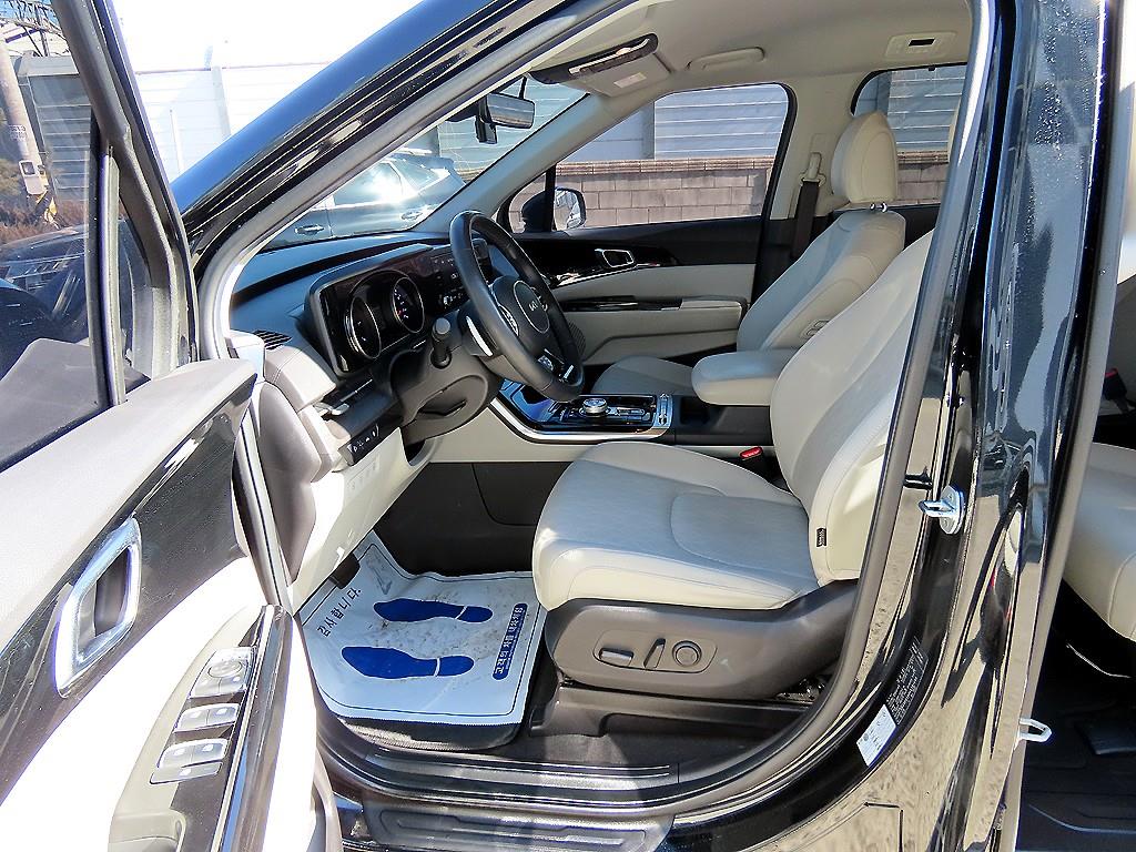 KIA Carnival - Vista 5