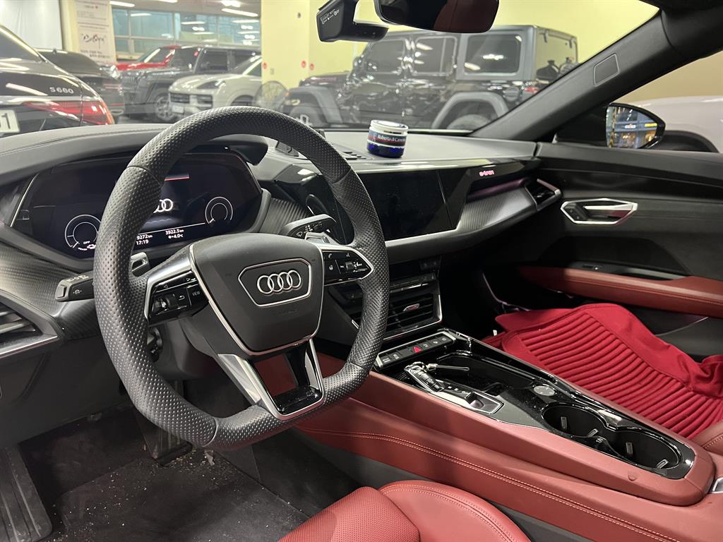 Audi e-Tron GT - Vista 11