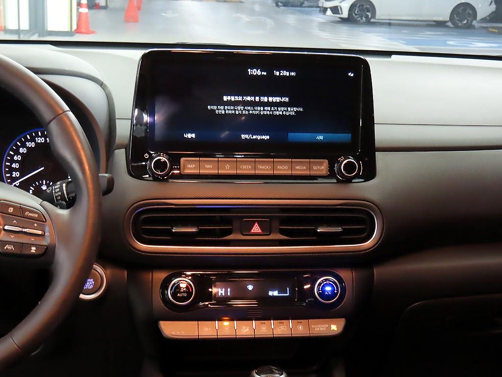 HYUNDAI Kona - Vista 11