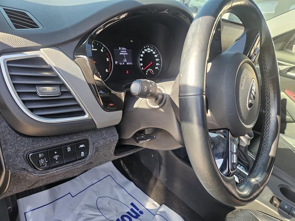 KIA Seltos - Vista 9