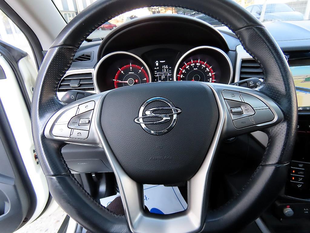 Ssangyong Tivoli - Vista 8