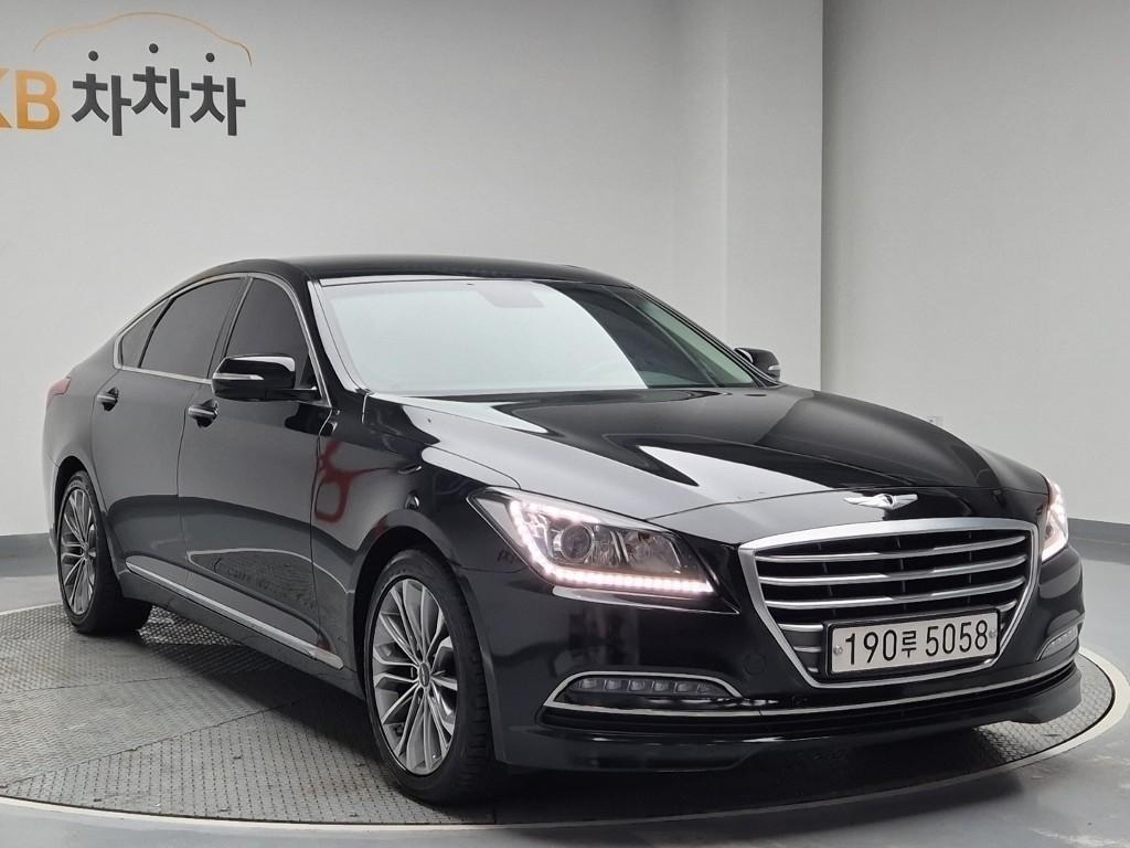 HYUNDAI Genesis - Vista 4