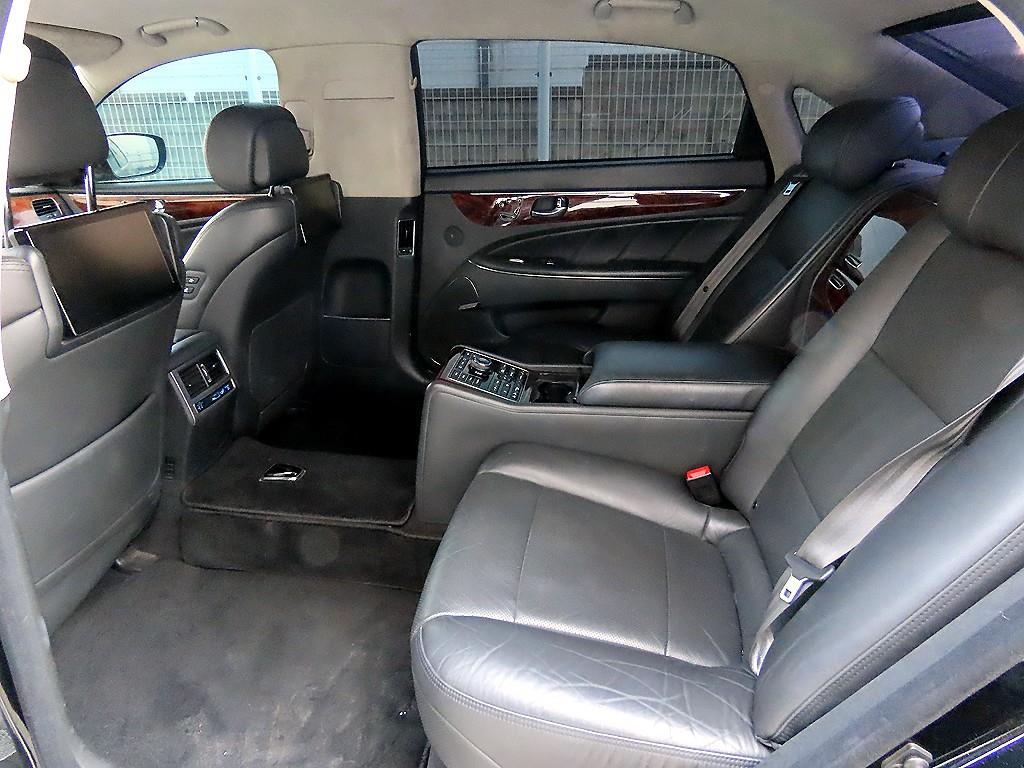 HYUNDAI Equus - Vista 6