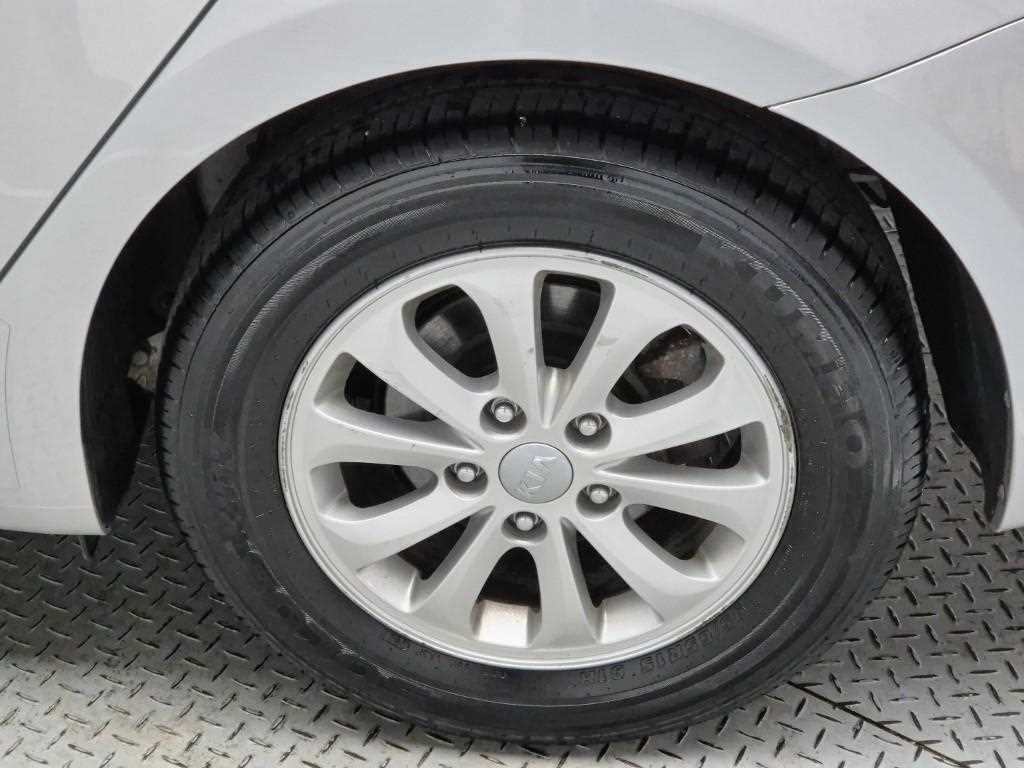 KIA K3 2015 Plateado - Importación desde Corea - HF Imports Iquique - Foto 20