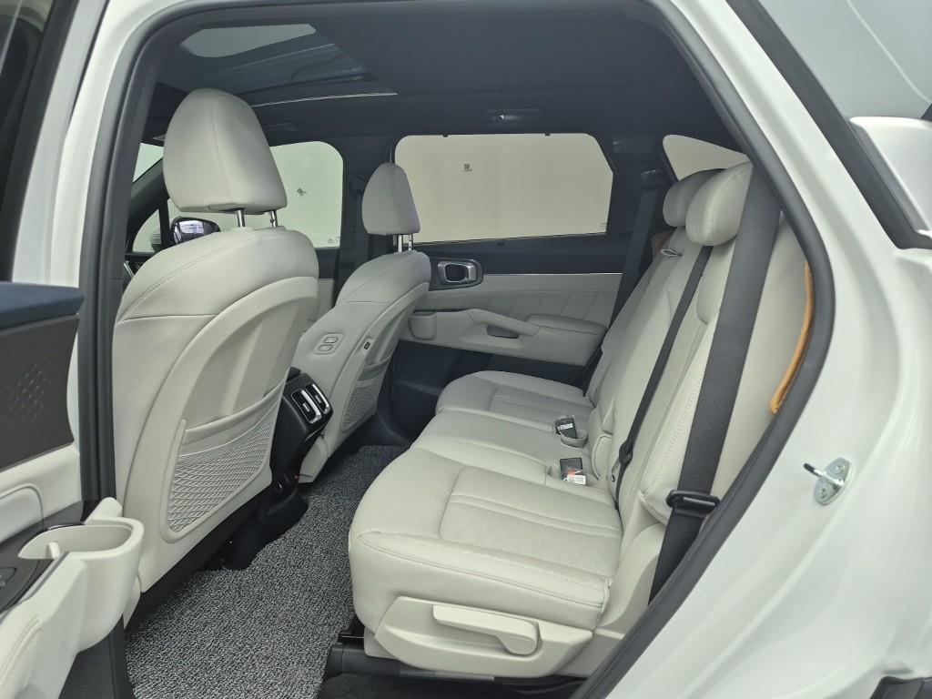 KIA Sorento - Vista 12