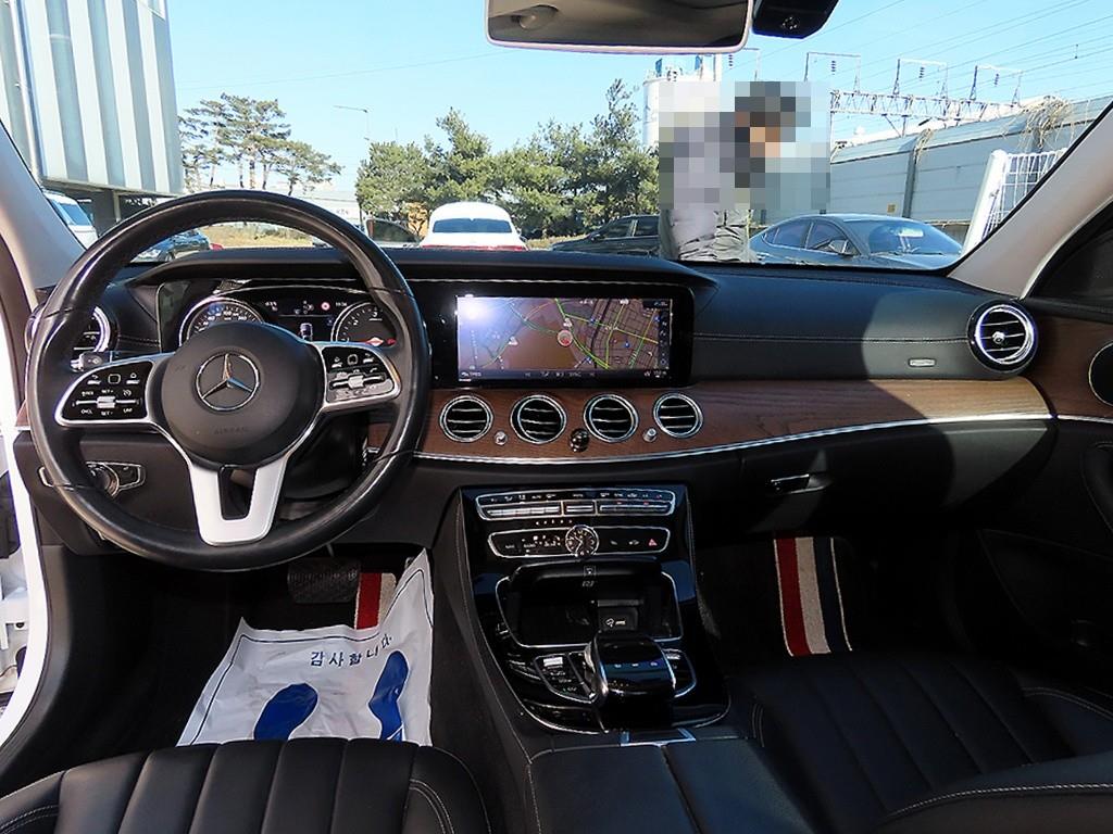 Mercedes Benz E class - Vista 7