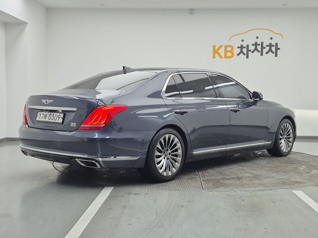 Genesis EQ900 - Vista 4