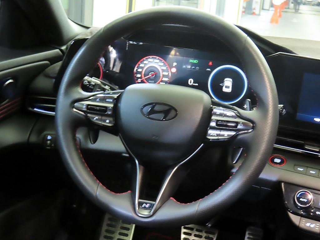 HYUNDAI Avante - Vista 8