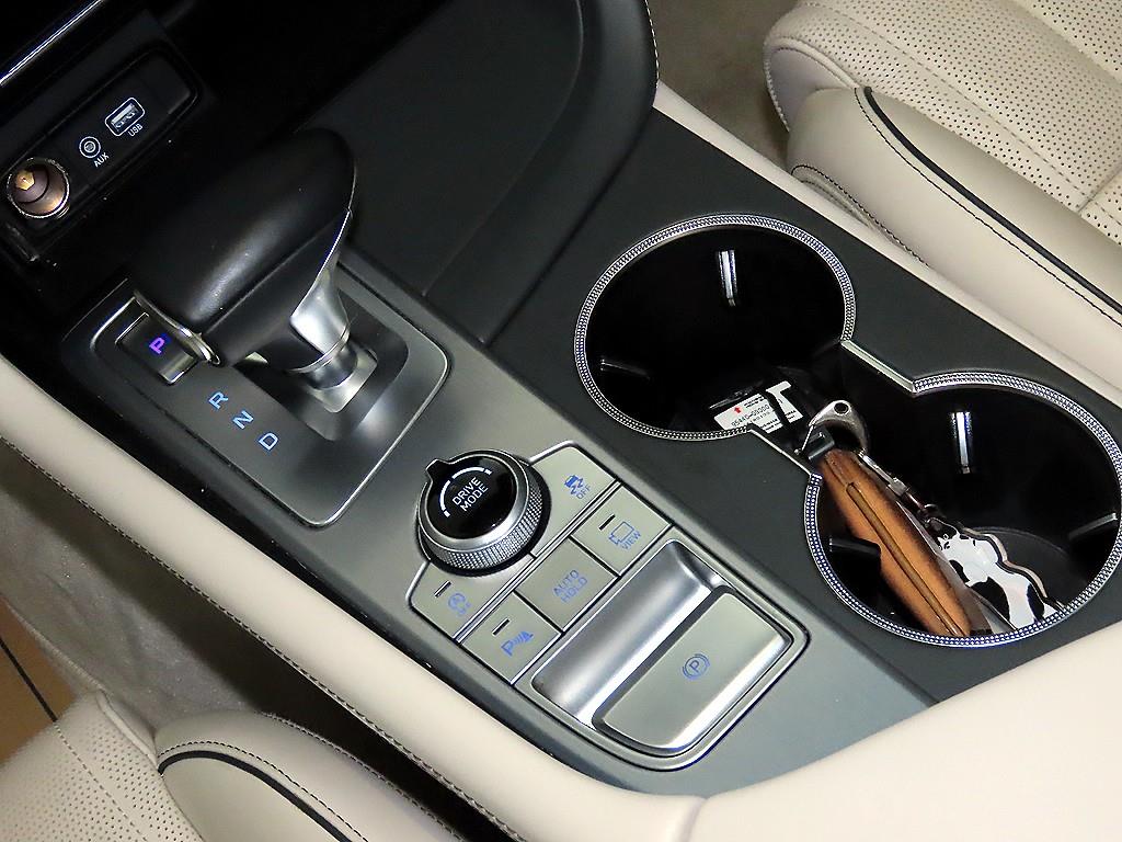 Genesis G70 - Vista 12