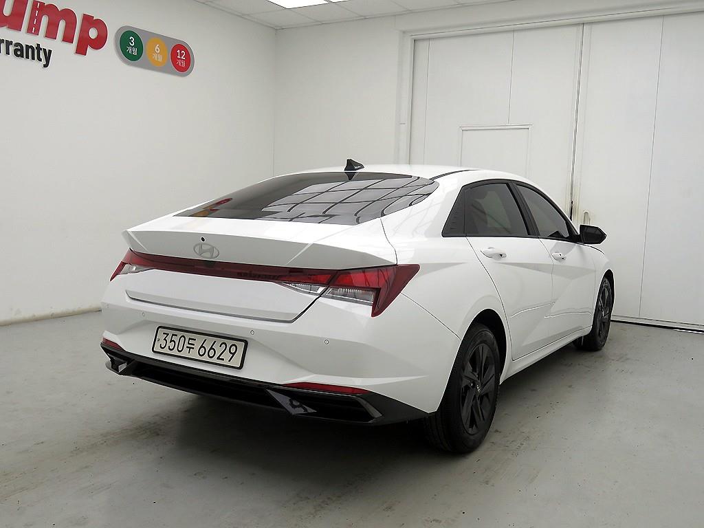 HYUNDAI Avante - Vista 4