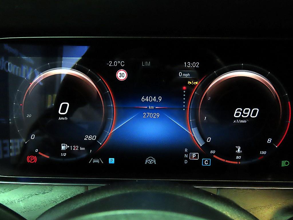 Mercedes Benz E class - Vista 9