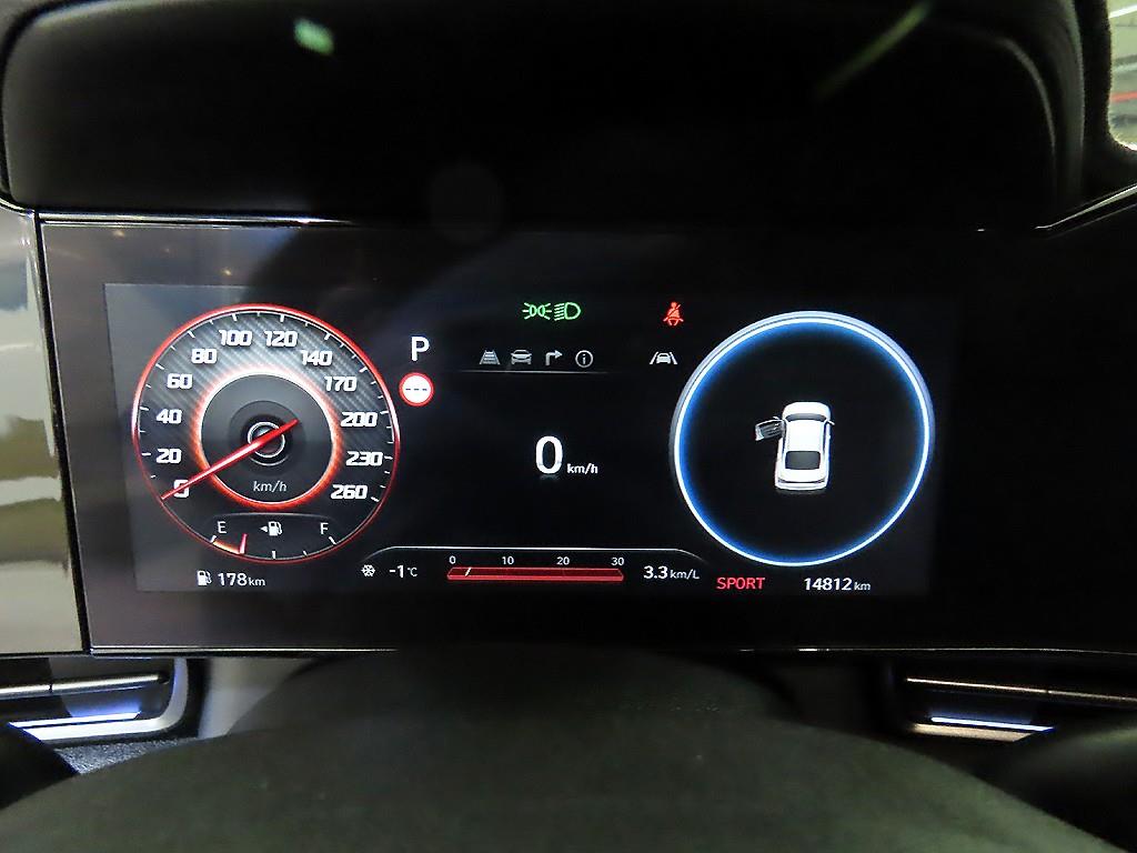 HYUNDAI Avante - Vista 9