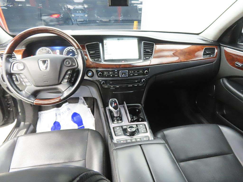 HYUNDAI Equus - Vista 7