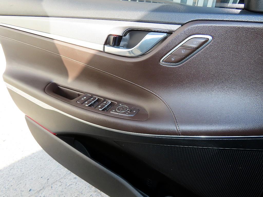 HYUNDAI Grandeur - Vista 11