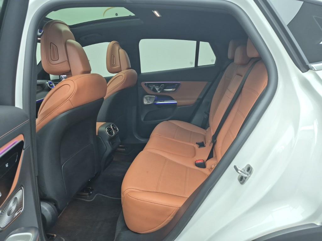 Mercedes Benz GLC Class - Vista 12