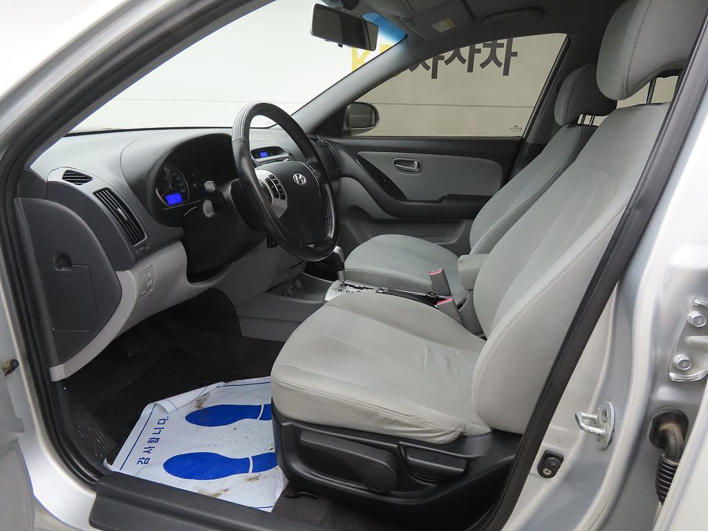 HYUNDAI Avante - Vista 5