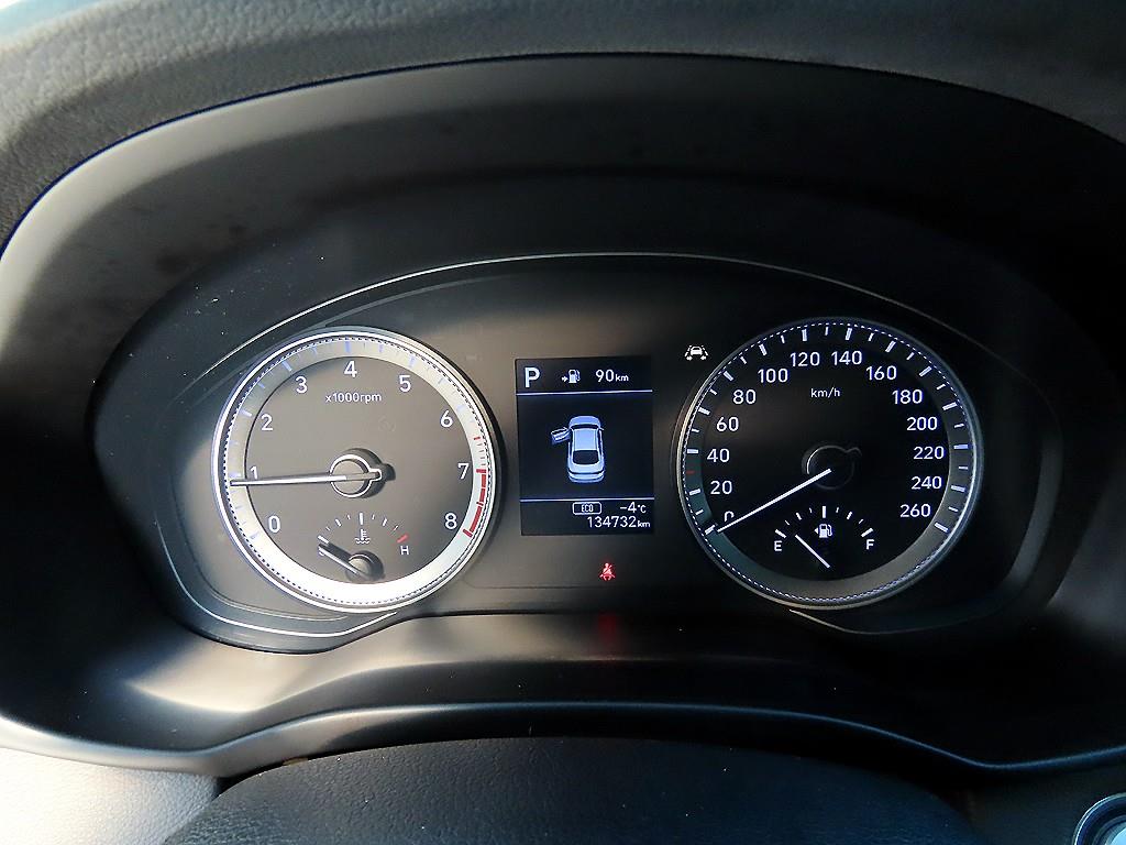 HYUNDAI Grandeur - Vista 9