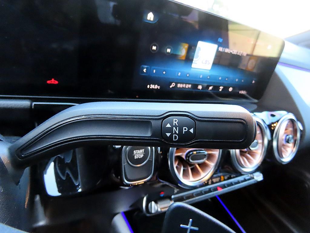 Mercedes Benz EQA - Vista 10