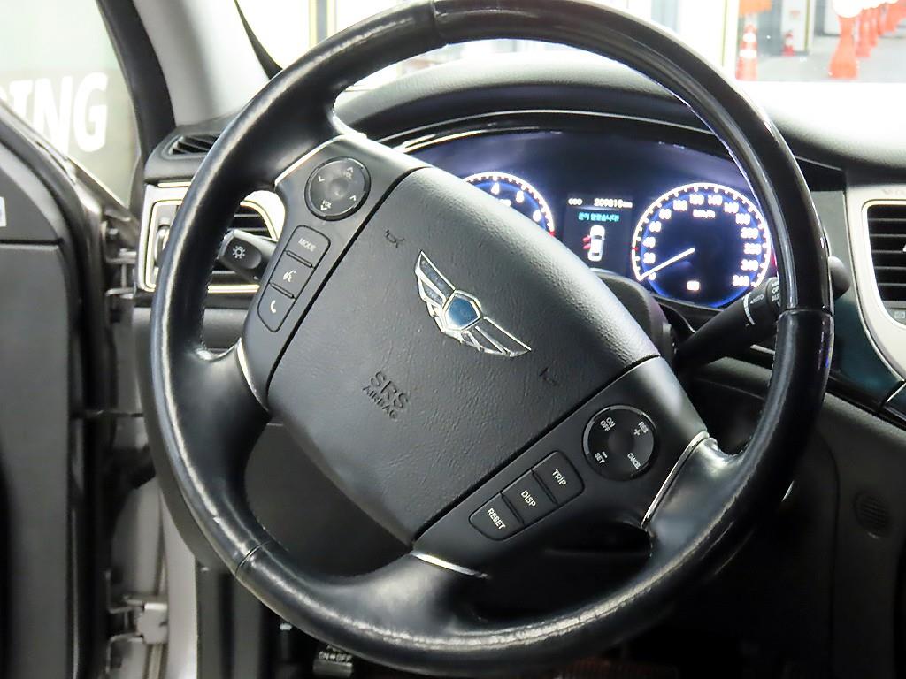 HYUNDAI Genesis - Vista 8