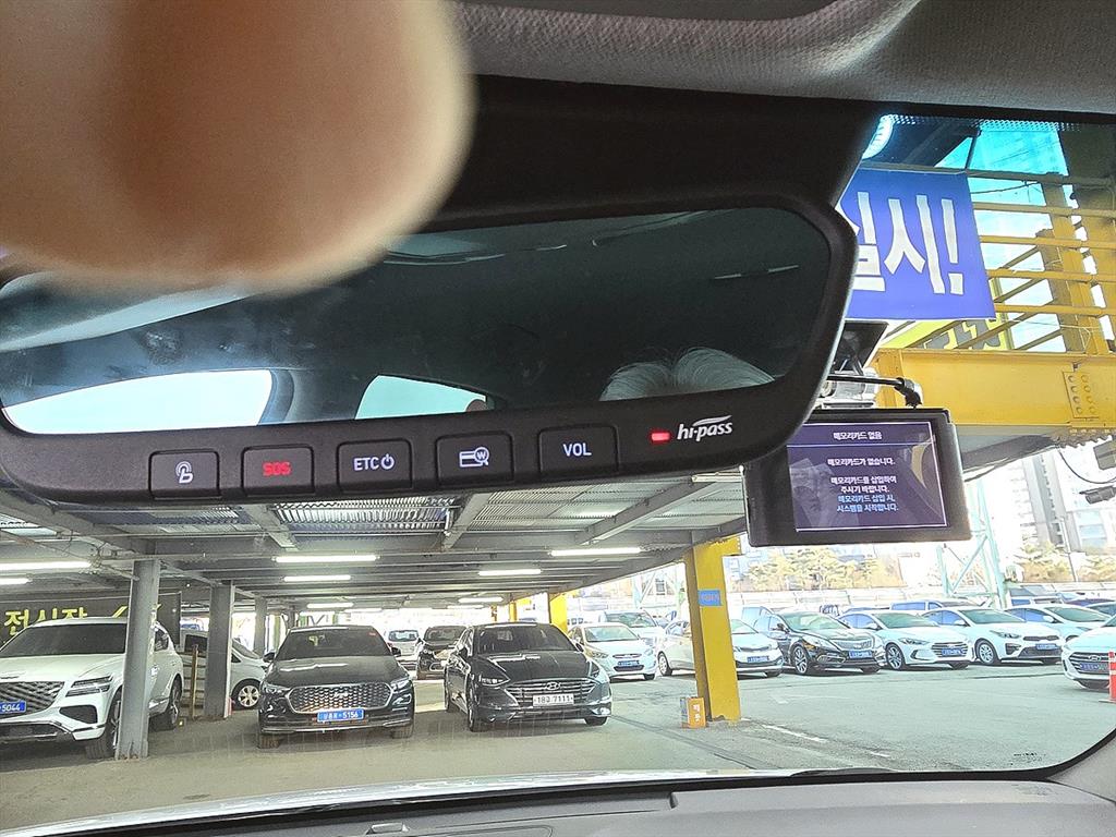 HYUNDAI Kona - Vista 10