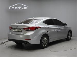 HYUNDAI Avante - Vista 8