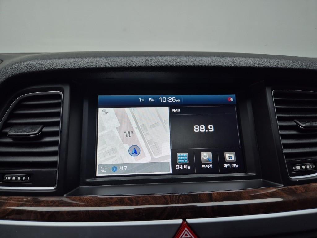 HYUNDAI Genesis - Vista 10