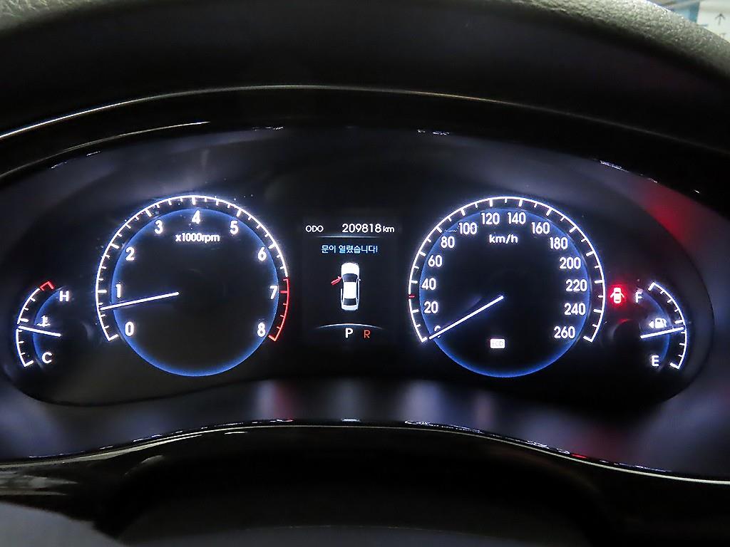 HYUNDAI Genesis - Vista 9