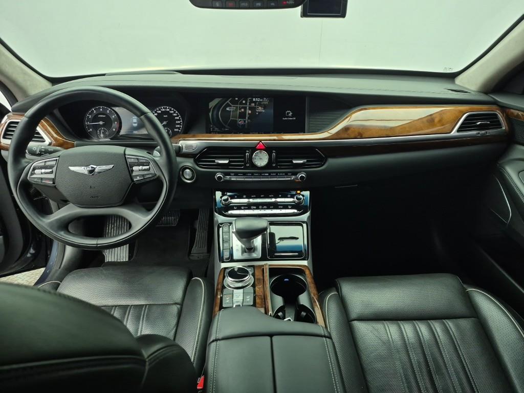 Genesis EQ900 - Vista 5