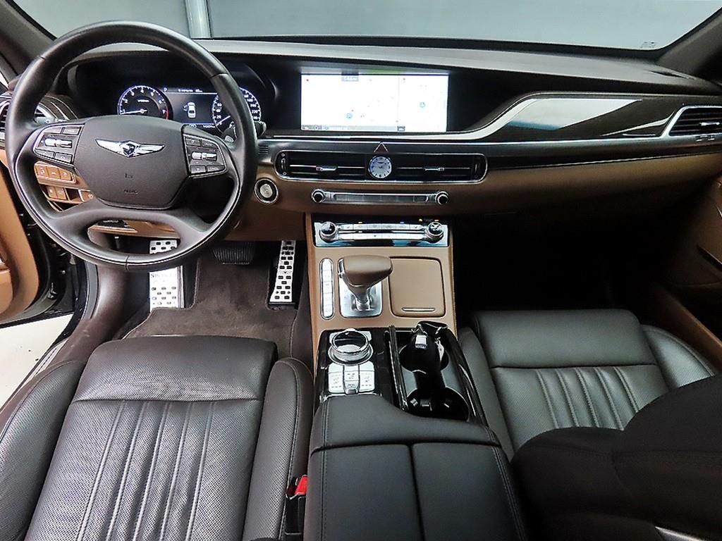 Genesis G90 - Vista 7