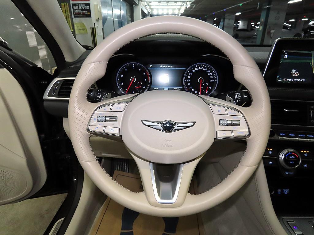 Genesis G70 - Vista 8