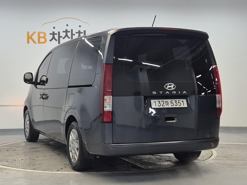 HYUNDAI Staria - Vista 4