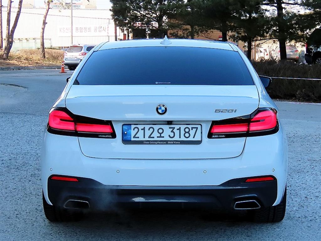 BMW 5 Series - Vista 4