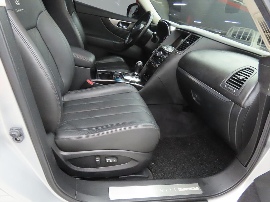 Infiniti FX - Vista 8