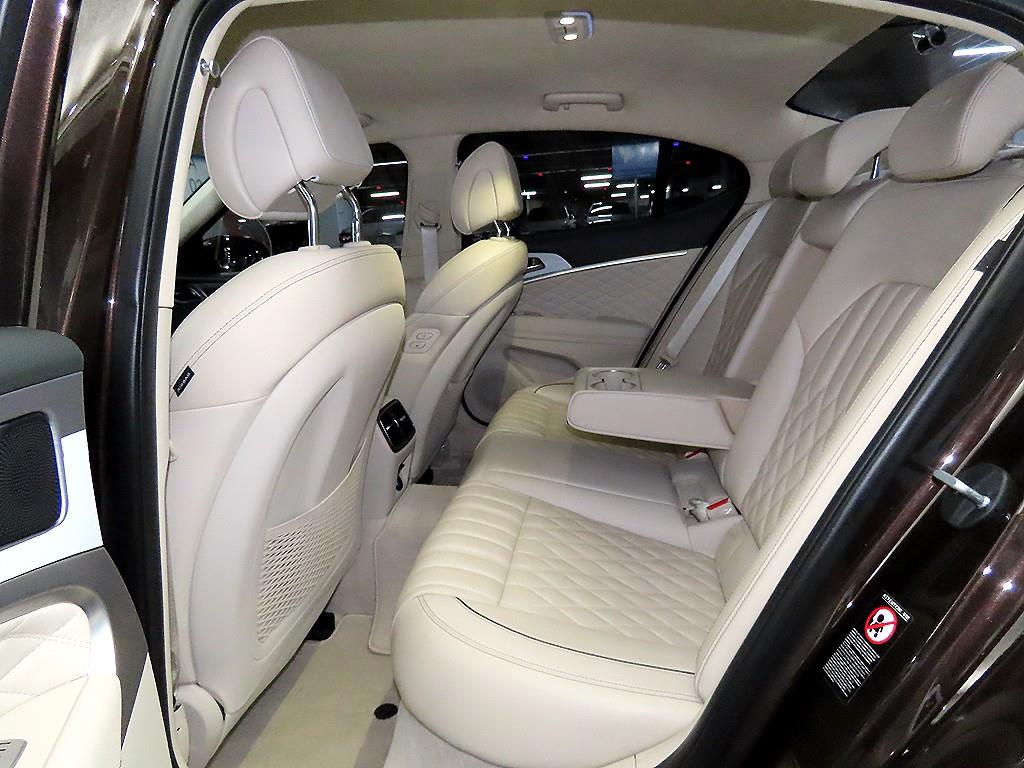 Genesis G70 - Vista 7