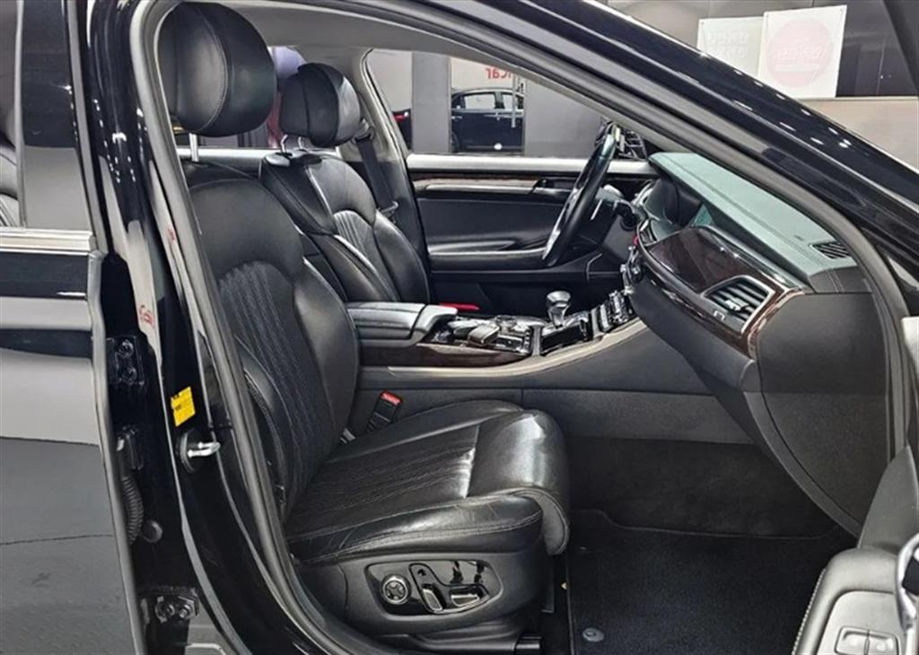 Genesis EQ900 - Vista 10