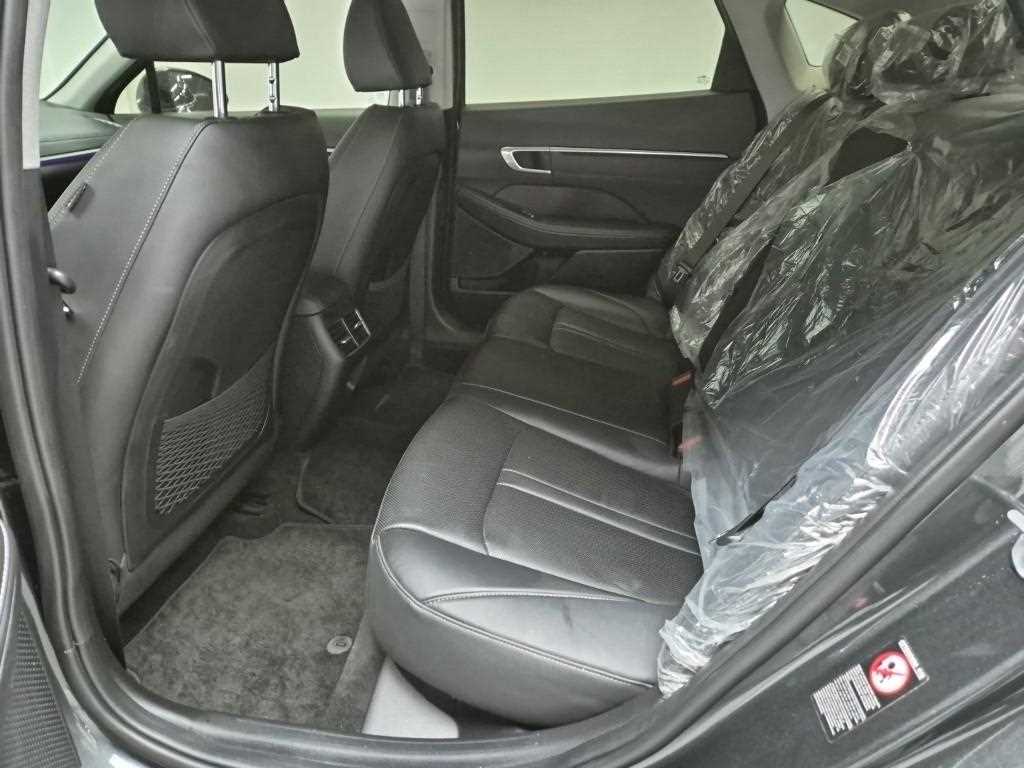 HYUNDAI Sonata - Vista 12