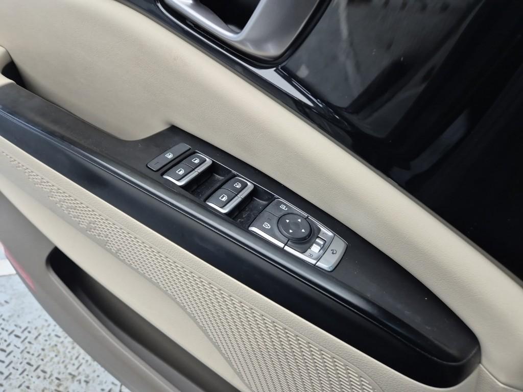 KIA Carnival - Vista 12