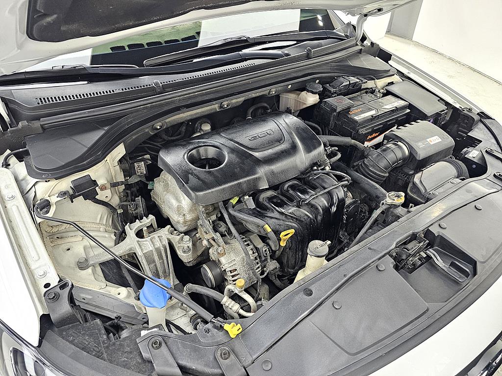 HYUNDAI Avante - Vista 6