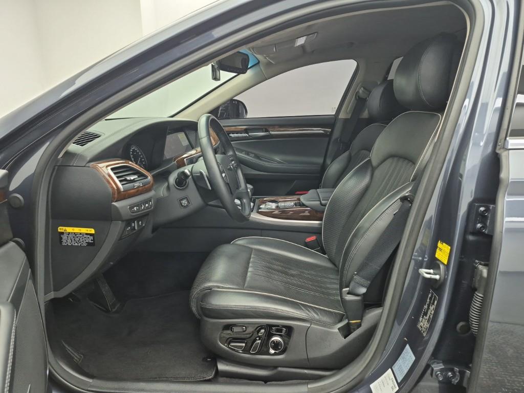 Genesis EQ900 - Vista 11