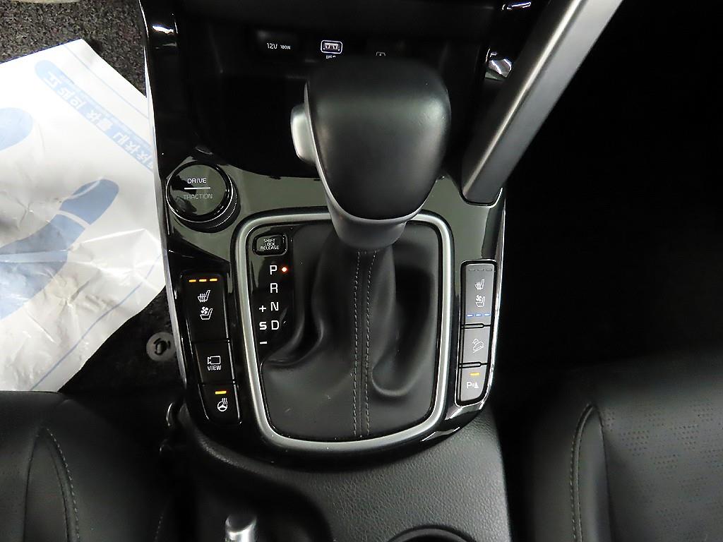 KIA Seltos - Vista 10