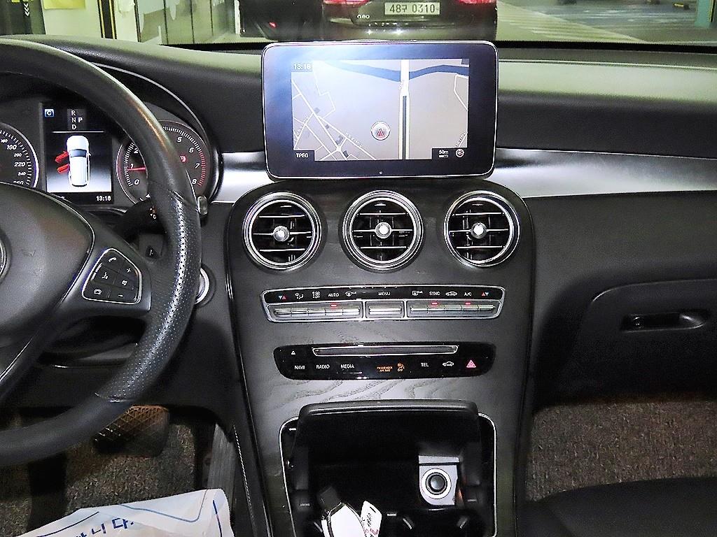 Mercedes Benz GLC Class - Vista 11