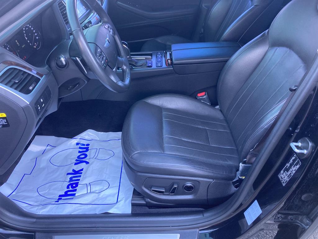 HYUNDAI Genesis - Vista 12