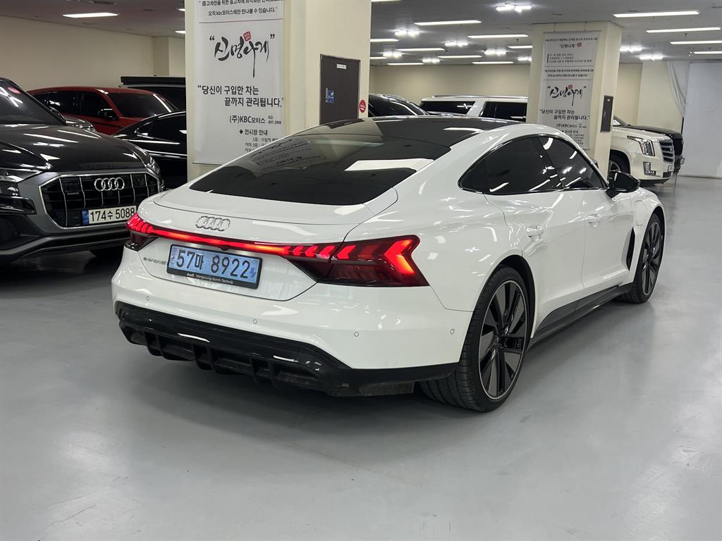 Audi e-Tron GT - Vista 6