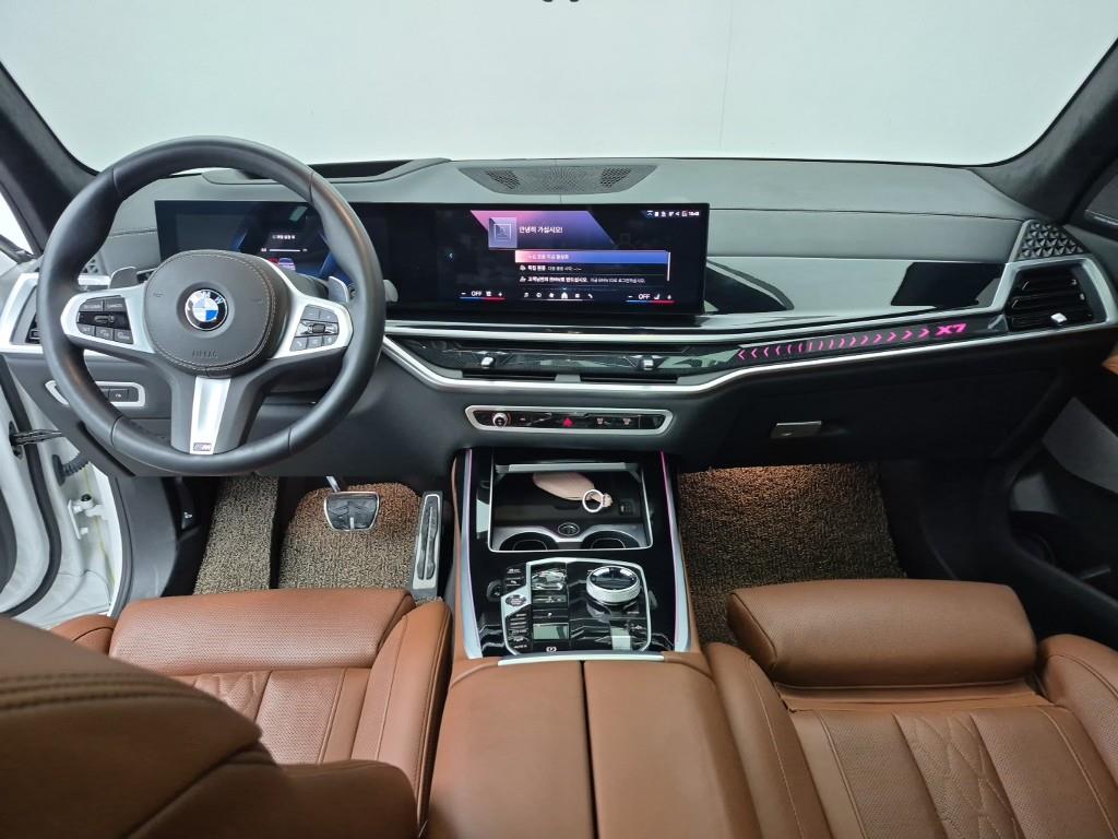 BMW X7 - Vista 5