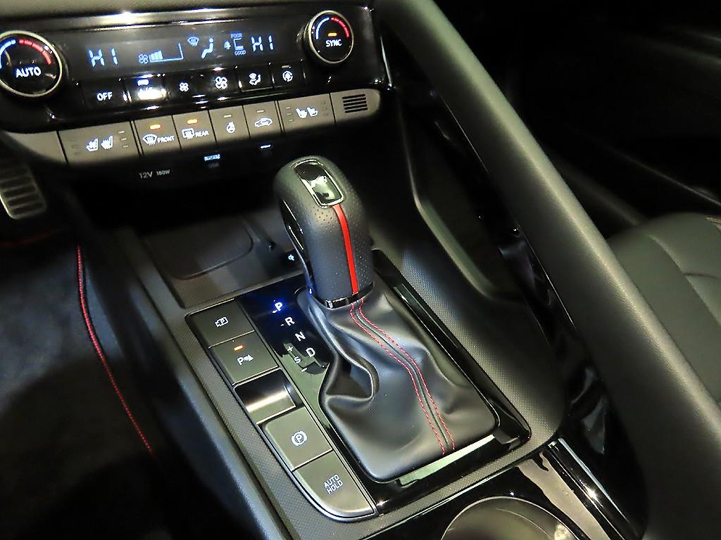 HYUNDAI Avante - Vista 12