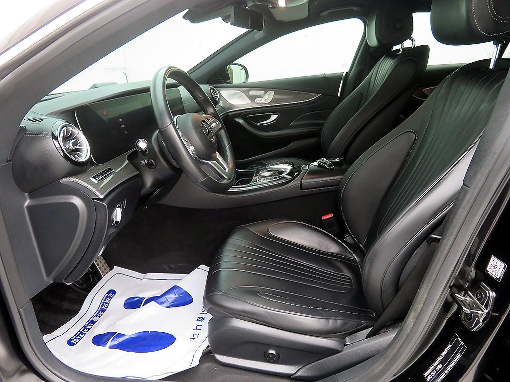 Mercedes Benz CLS Class - Vista 6