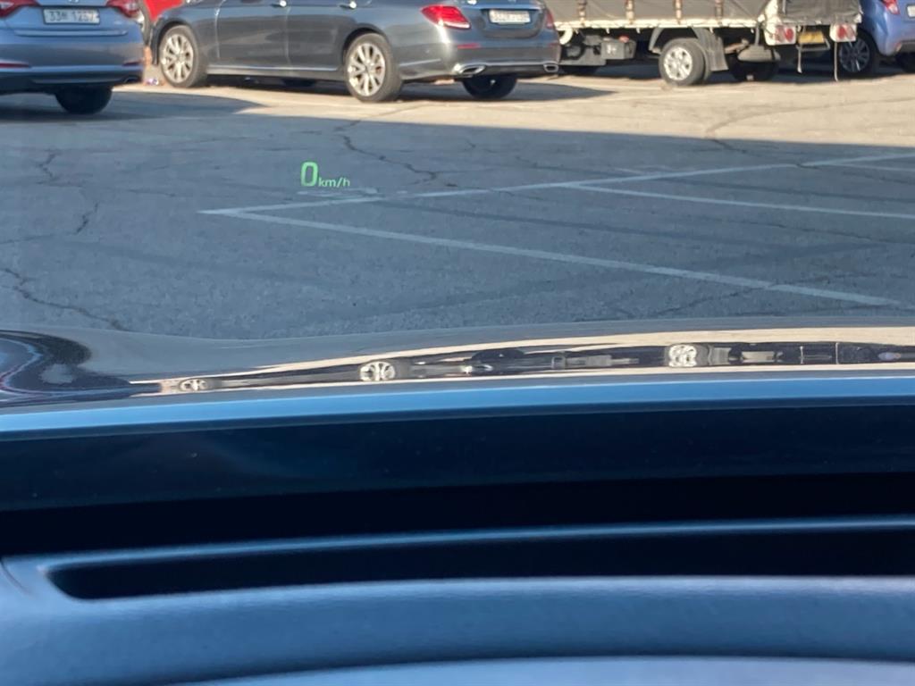 HYUNDAI Genesis - Vista 10