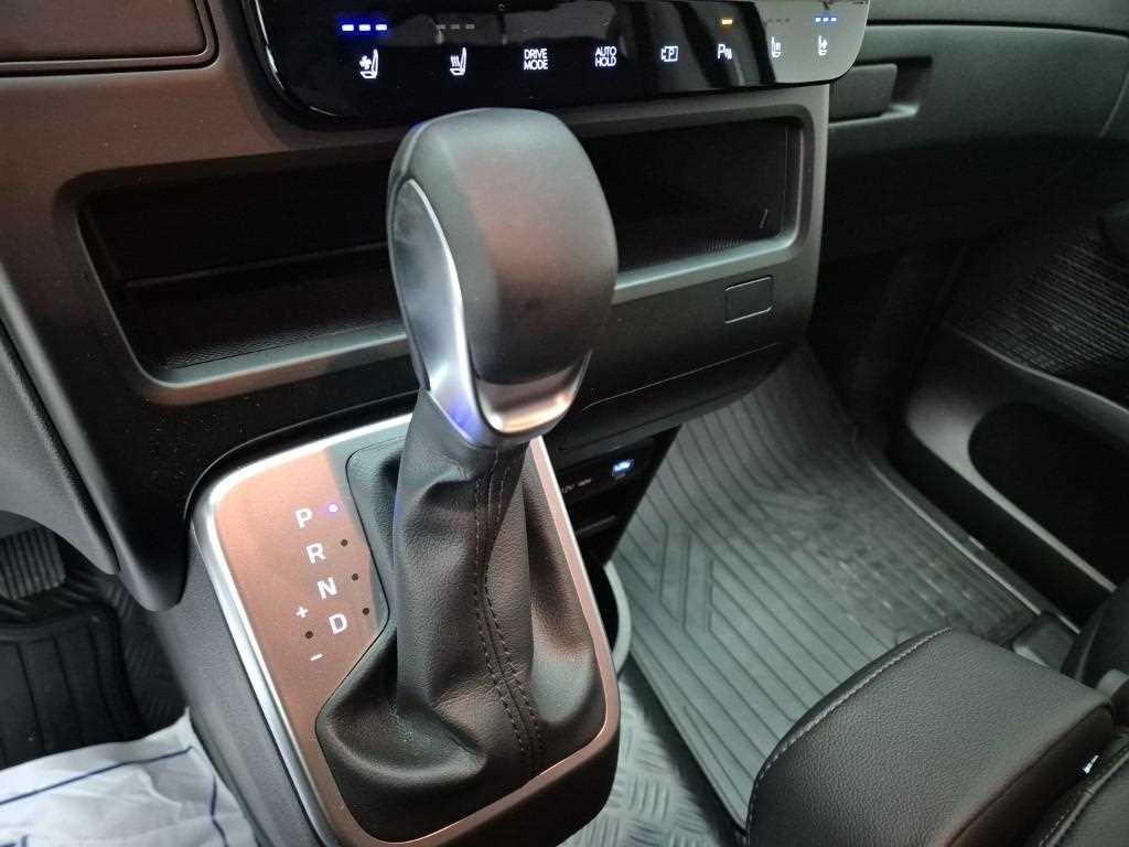 HYUNDAI Staria - Vista 8